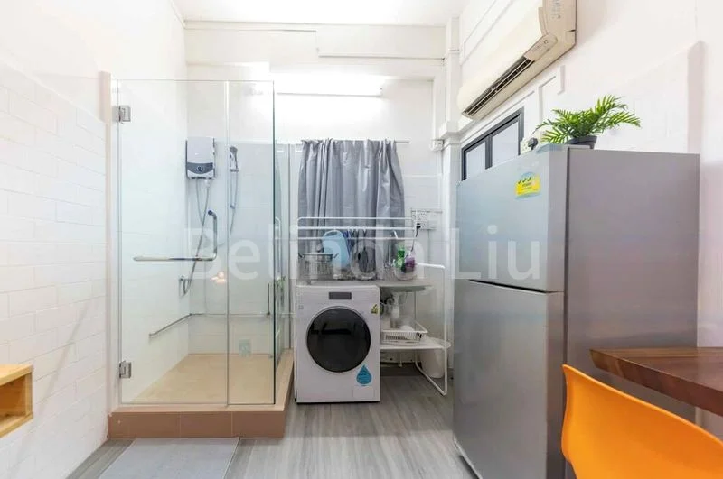 Master Room (Condo) for Rent in  Lloyd Mansion - Image 5