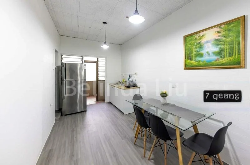 Master Room (Condo) for Rent in  Lloyd Mansion - Image 1