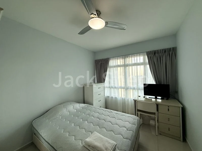 4 Room (4A) HDB for Rent in  28 Ghim Moh Link - Image 4