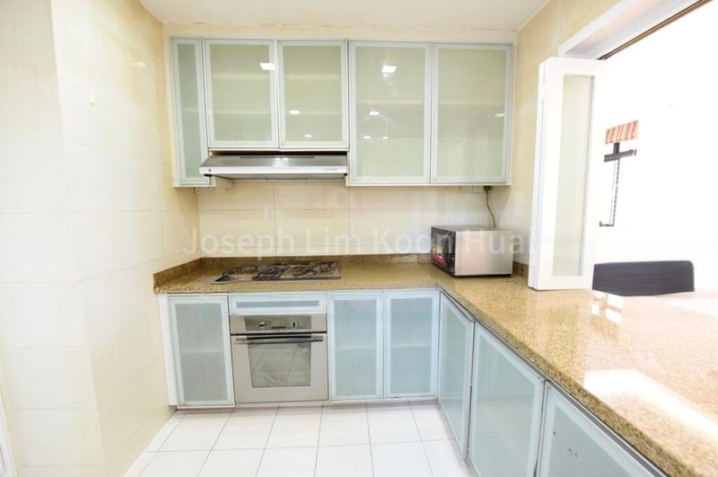 5 Bed Condo for Rent in Spring Grove - Image 9