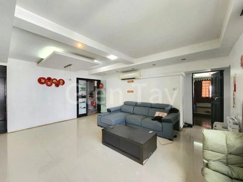 5 Room (5I) HDB for Sale in  685A Choa Chu Kang Crescent - Image 2