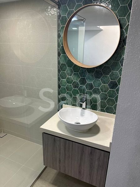 Master Room (Condo) for Rent in  Keng Soon Building - Image 4