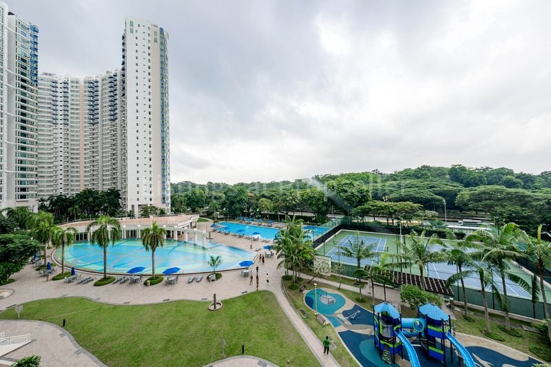 4 Bed Condo for Sale in Costa Del Sol - Image 11