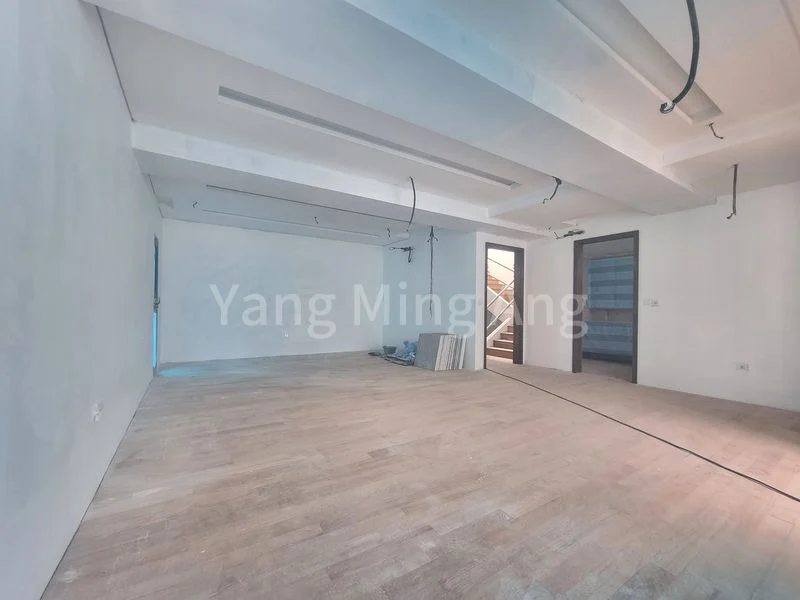 7 Bed Corner Terrace (Landed) for Sale in  Mangis Road - Image 3