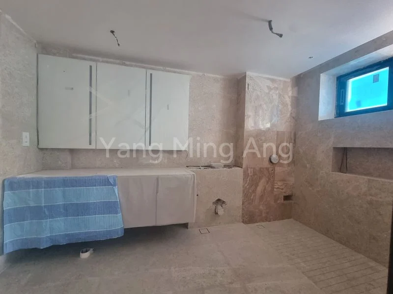 7 Bed Corner Terrace (Landed) for Sale in  Mangis Road - Image 6
