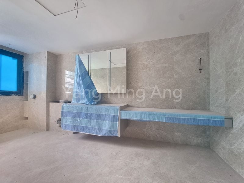 7 Bed Corner Terrace (Landed) for Sale in  Mangis Road - Image 7