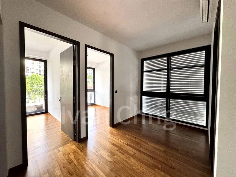 5 Bed Terraced House (Landed) for Sale in  Jalan Loyang Besar - Image 5