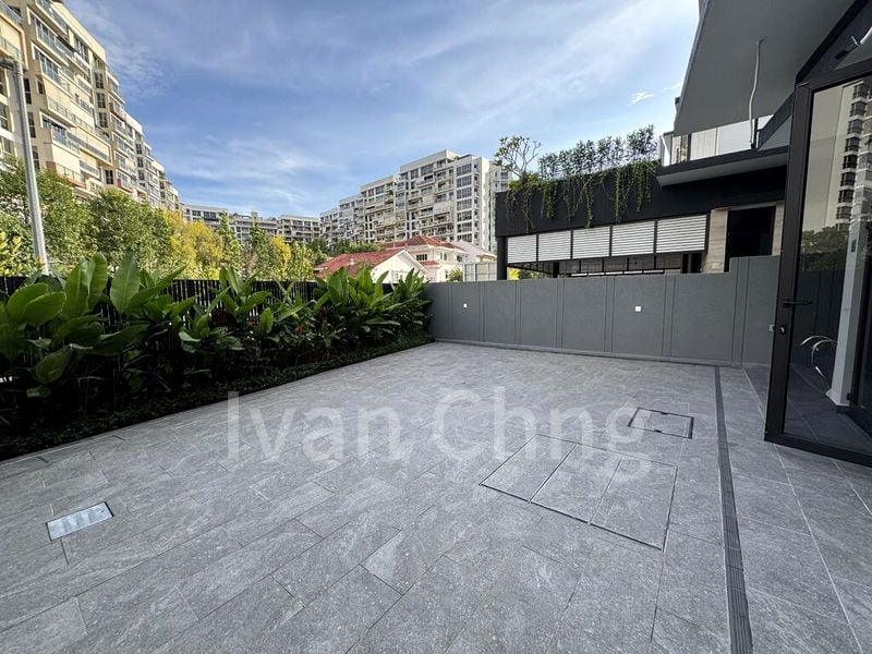 5 Bed Terraced House (Landed) for Sale in  Jalan Loyang Besar - Image 6