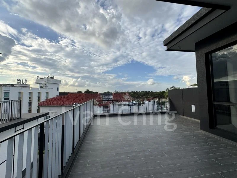5 Bed Terraced House (Landed) for Sale in  Jalan Loyang Besar - Image 7