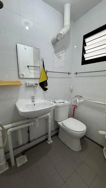 3 Room (3NG) HDB for Rent in  584 Ang Mo Kio Avenue 3 - Image 2