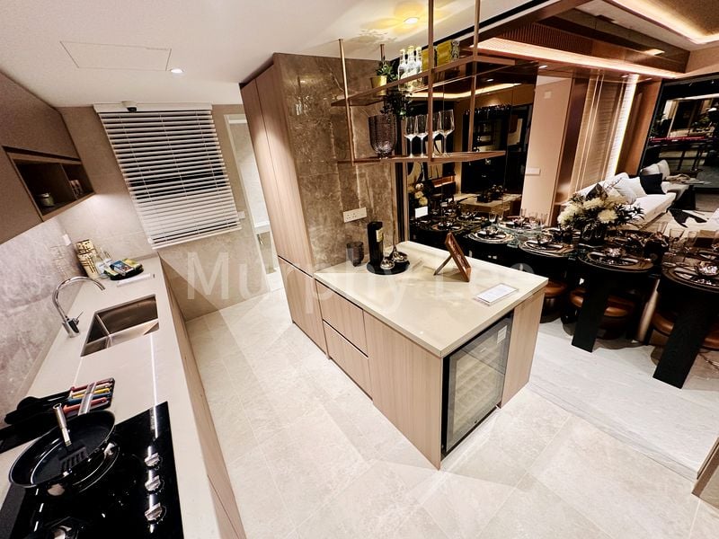 4+1 Bed Condo for Sale in Parktown Residence - Image 46