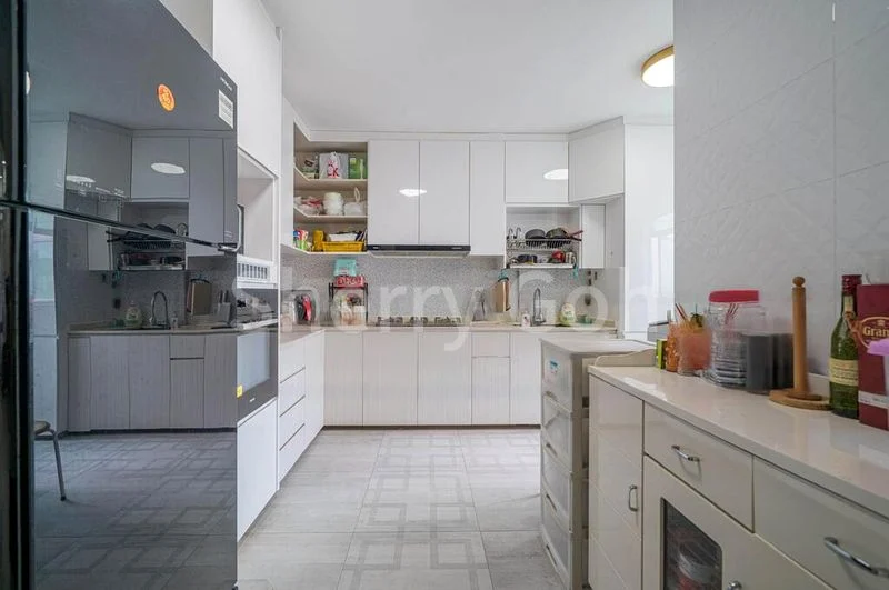 Maisonette HDB for Sale in 238 Hougang Avenue 1 - Image 2