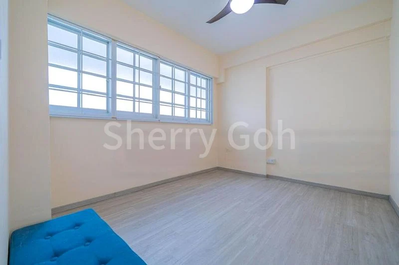 Maisonette HDB for Sale in 238 Hougang Avenue 1 - Image 1