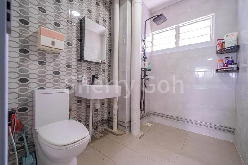 Maisonette HDB for Sale in 238 Hougang Avenue 1 - Image 9