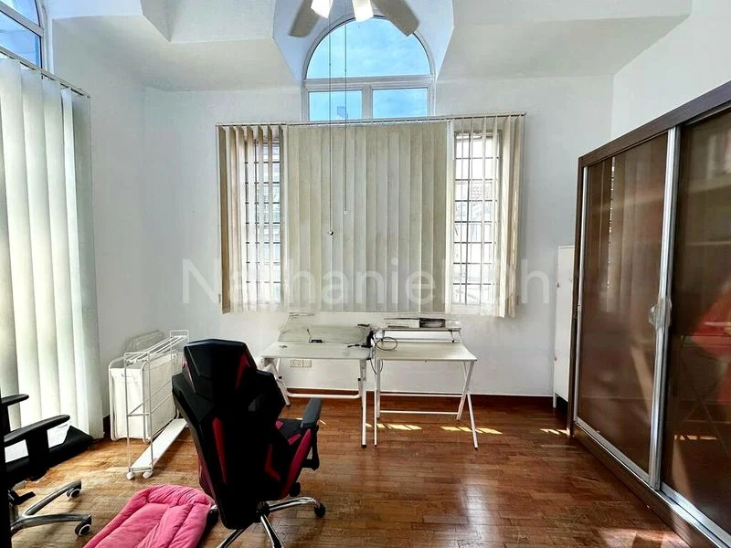 5 Bed Semi-Detached House (Landed) for Sale in  Burgundy Hill - Image 3