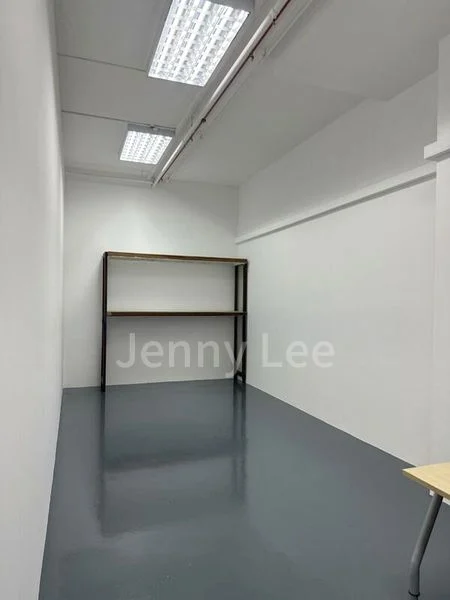 Light Industrial (B1) for Rent: Woodlands 11 - Image 3