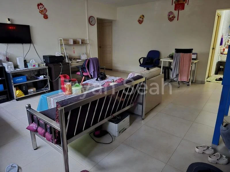 Common Room (HDB) for Rent in  210 Bukit Batok Street 21 - Image 5