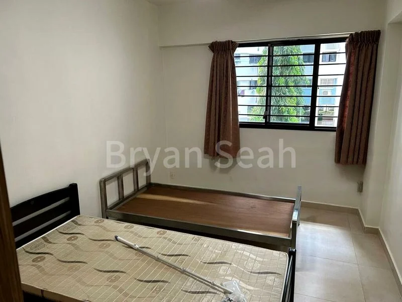 Common Room (HDB) for Rent in  210 Bukit Batok Street 21 - Image 7
