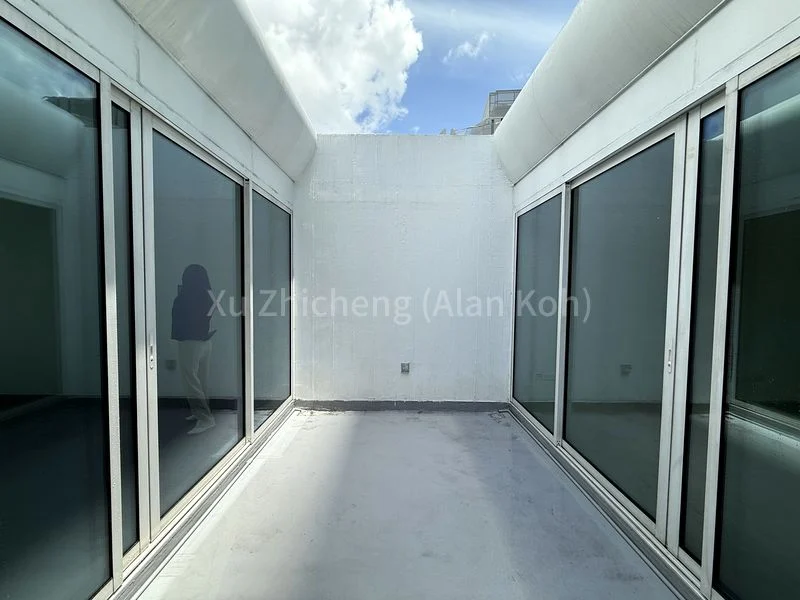 Office for Rent in High Street Centre - Image 1