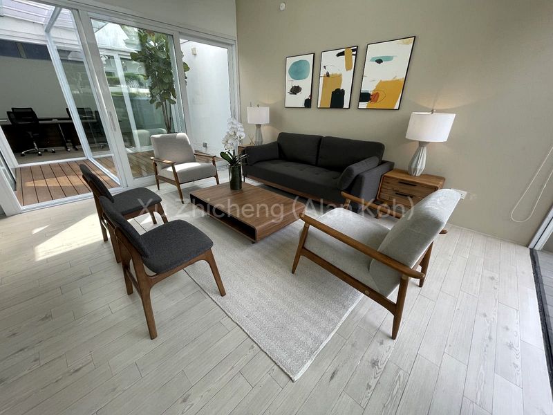 Office for Rent in High Street Centre - Image 3