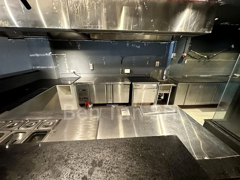 Food & Beverage for Rent: Restaurant & Bar on South Bridge Road - Image 3