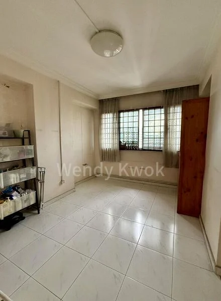Executive HDB for Sale in  563 Hougang Street 51 - Image 4