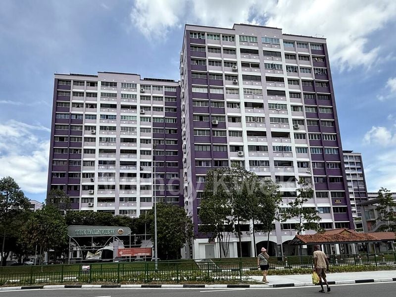 Executive HDB for Sale in  563 Hougang Street 51 - Image 2