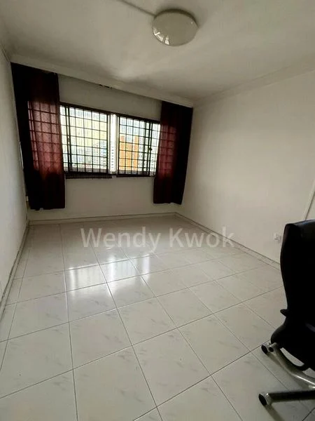 Executive HDB for Sale in  563 Hougang Street 51 - Image 3