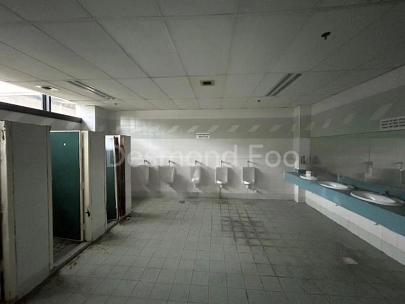 Factory / Workshop (B2) for Rent: Standalone Unit, High Ceiling / Electrical Supply in Tuas - Image 1