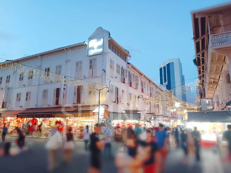 Food & Beverage for Rent: Prime Chinatown Restaurant, Next to an MRT - Image 3