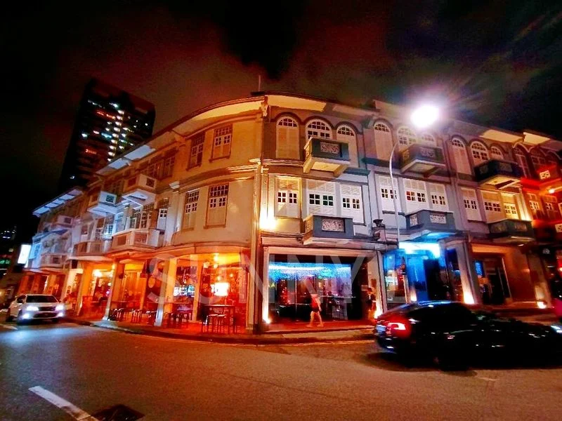 Food & Beverage for Rent: Prime Chinatown Restaurant, Next to an MRT - Image 4