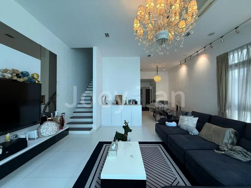 4 Bed Corner Terrace (Landed) for Sale in Wak Hassan Drive - Image 9