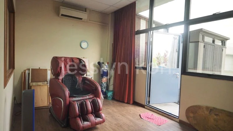 Light Industrial (B1) for Sale in  Midview City - Image 5