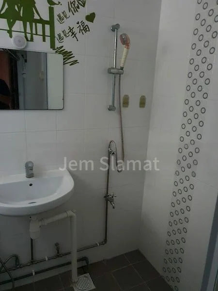 3 Room (3S) HDB for Rent in  237 Serangoon Avenue 3 - Image 1