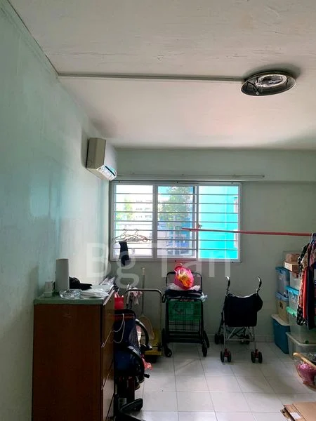 4 Room (4NG) HDB for Sale in  173 Woodlands Street 13 - Image 2