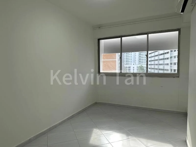 4 Room (4STD) HDB for Rent in  866 Tampines Street 83 - Image 5