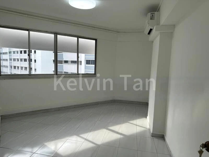 4 Room (4STD) HDB for Rent in  866 Tampines Street 83 - Image 2