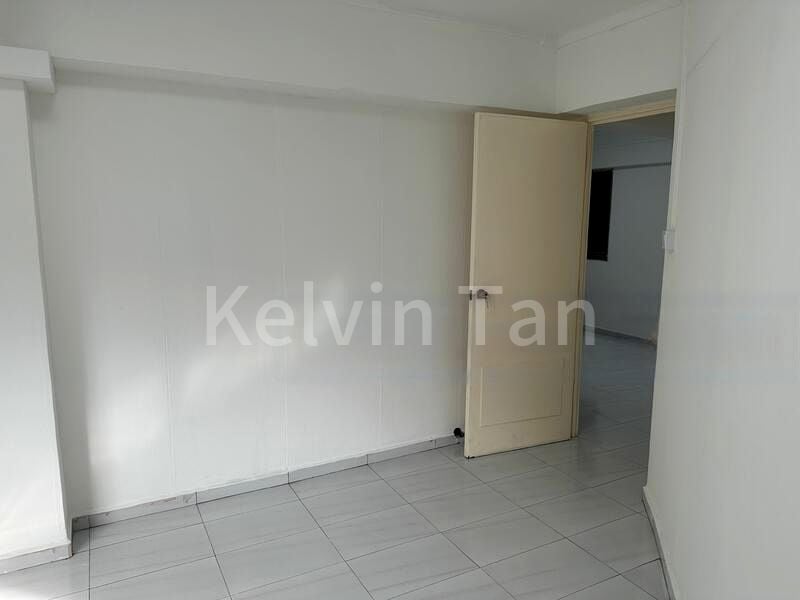 4 Room (4STD) HDB for Rent in  866 Tampines Street 83 - Image 4