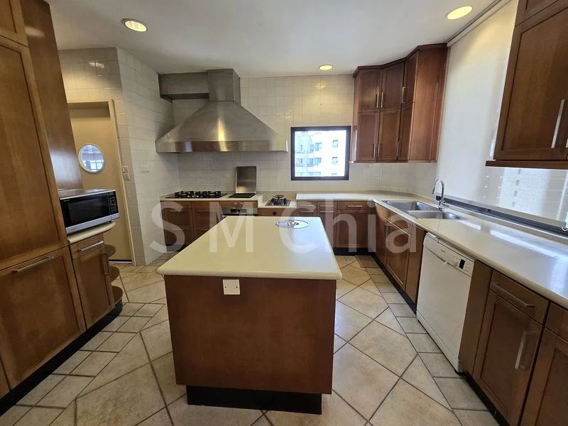 4+1 Bed Condo for Rent in  Heritage Apartments - Image 16