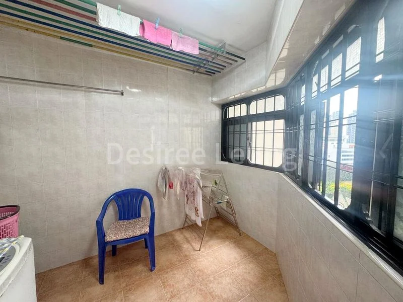 4 Room (4A) HDB for Sale in 63B Lengkok Bahru - Image 9