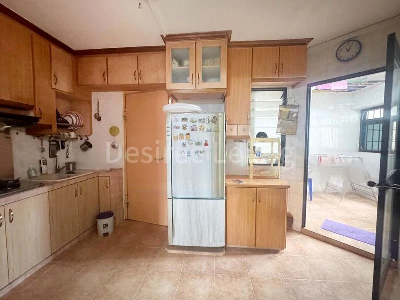 4 Room (4A) HDB for Sale in 63B Lengkok Bahru - Image 6