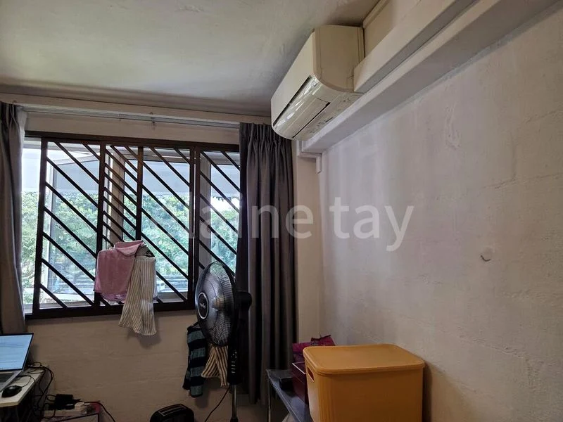 Common Room (HDB) for Rent in  35 Marine Crescent - Image 3