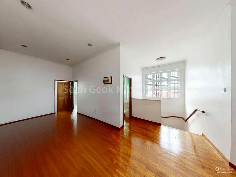 4 Bed Corner Terrace (Landed) for Sale in  Kensington Park Road - Image 2