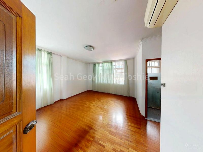 4 Bed Corner Terrace (Landed) for Sale in  Kensington Park Road - Image 7
