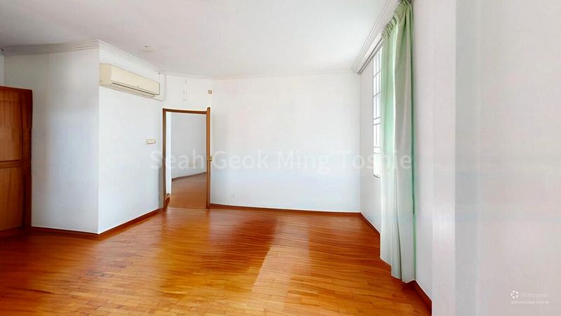 4 Bed Corner Terrace (Landed) for Sale in  Kensington Park Road - Image 4