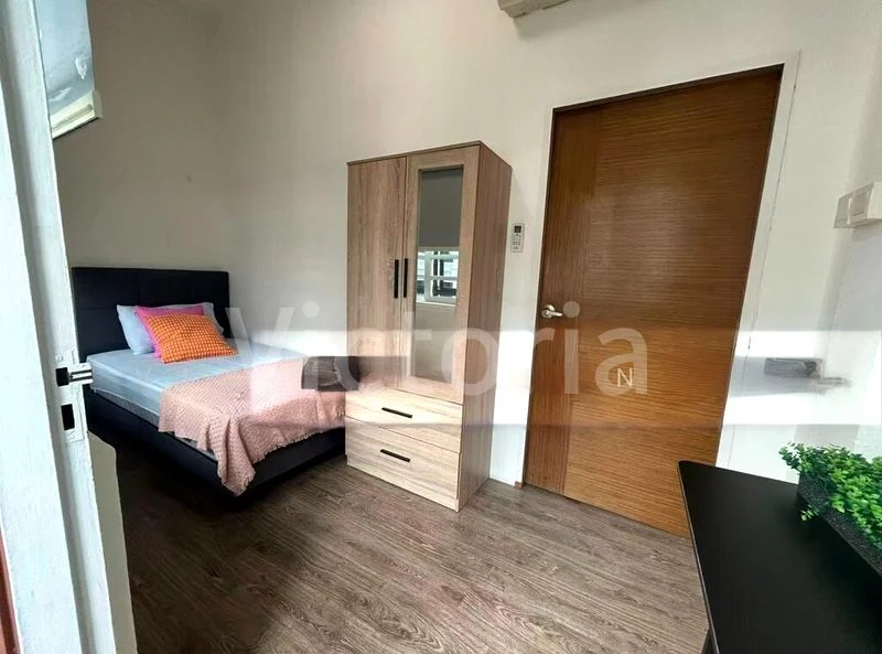 Room (Condo) for Rent in  Seah Street - Image 1