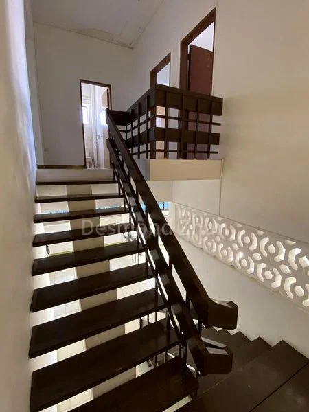 5 Bed Semi-Detached House (Landed) for Rent in  East View Garden - Image 8