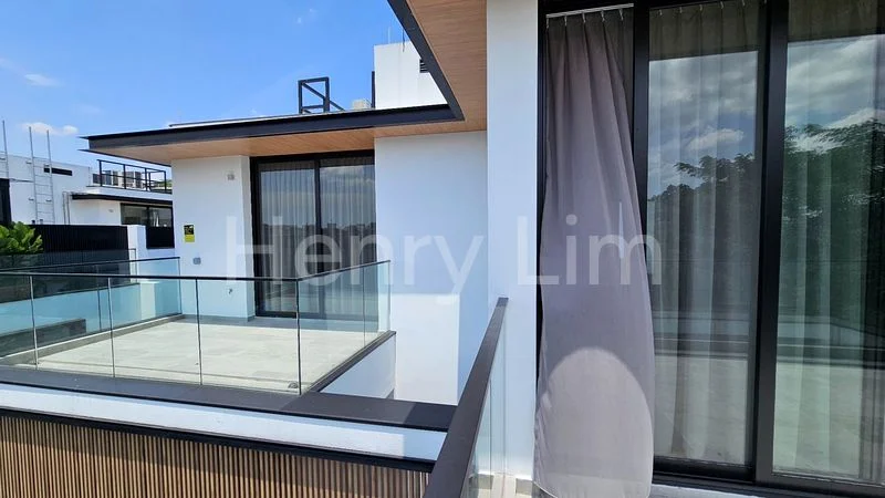 5 Bed Bungalow (Landed) for Sale in Hong Kong Park - Image 1