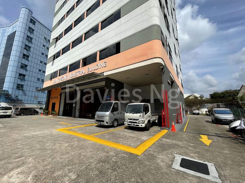 Light Industrial (B1) for Rent: Lian Cheong Industrial Building - Image 1