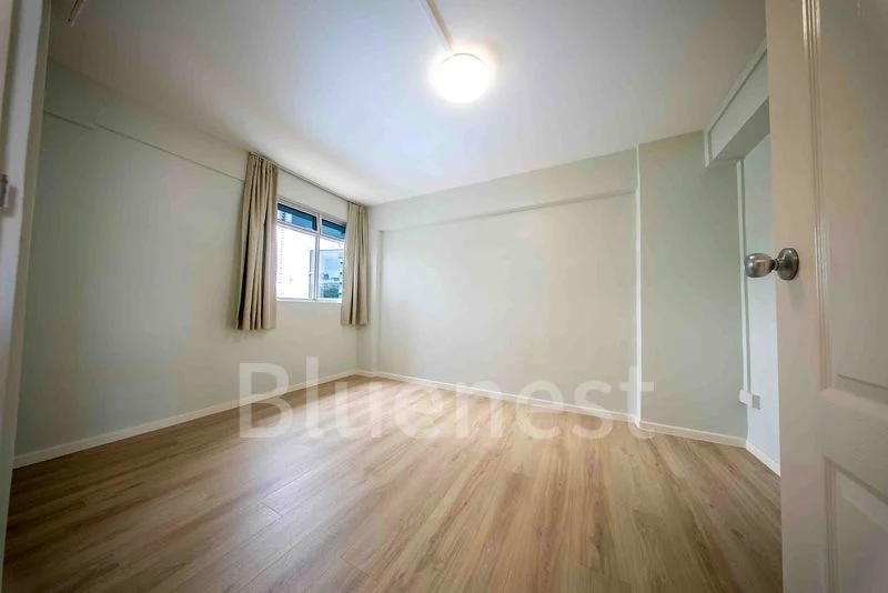 2 Room (2I) HDB for Sale in 45 Telok Blangah Drive - Image 2